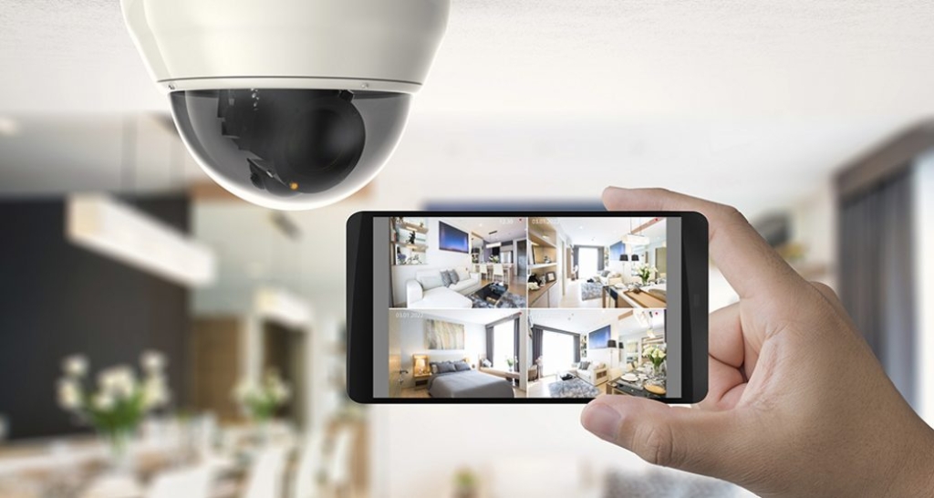mobile-control-and-video-surveillance-1040x555-1-1024x546-1.jpg